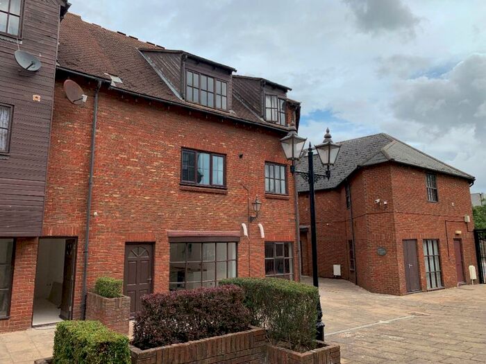 1 Bedroom Flat To Rent In Church Mews, Wisbech, PE13