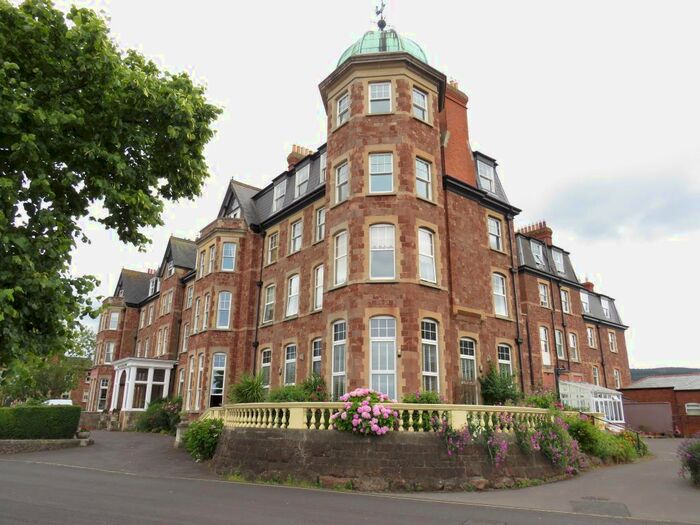2 Bedroom Flat To Rent In Metropole Court, Minehead, TA24