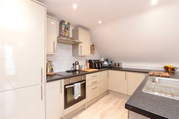 2 Bedroom Flat For Sale In Challenge Court, Leatherhead, Surrey, KT22