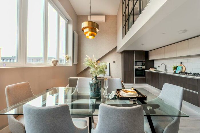 3 Bedroom Flat To Rent In Prout Grove, Neasden, London, NW10