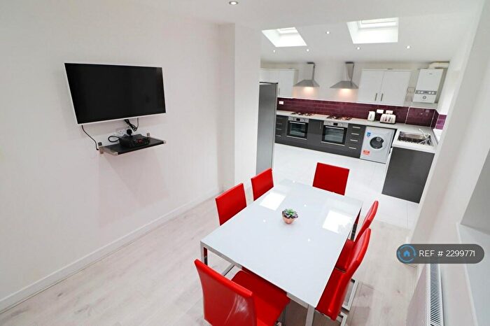 7 Bedroom Terraced House To Rent In Wellington Avenue, Liverpool, L15