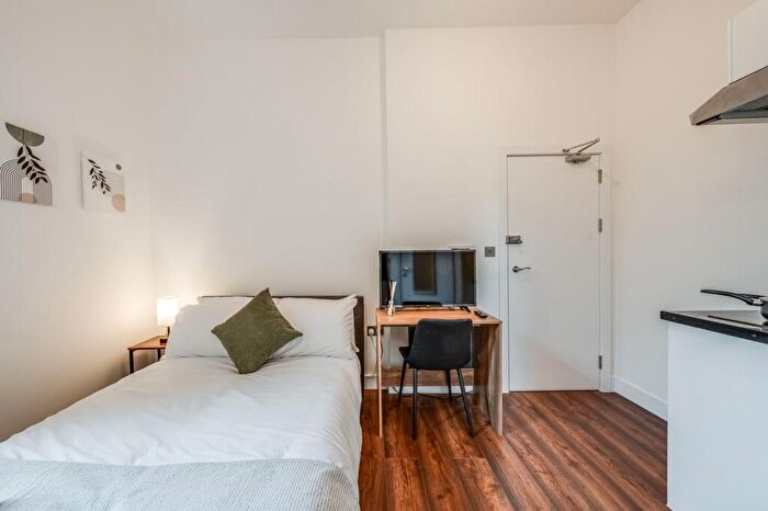 Studio To Rent In A Denmark Hill, London, SE5