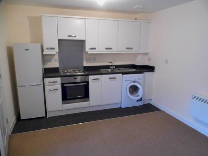 2 Bedroom Terraced House To Rent In Carrfield, Hyde, Greater Manchester, SK14