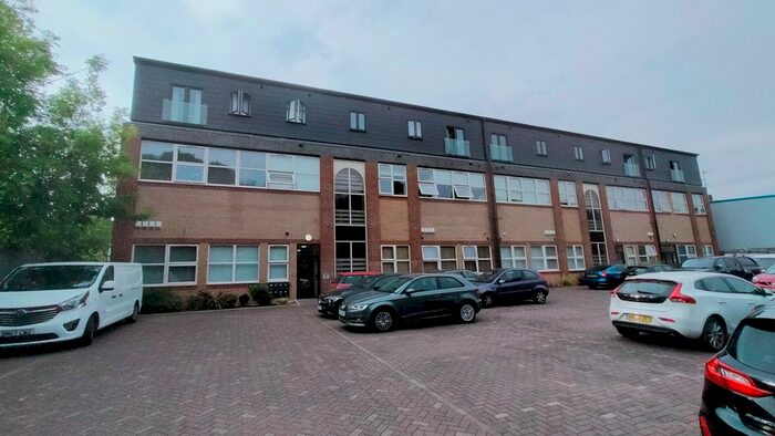 1 Bedroom Flat To Rent In Soothouse Spring, St. Albans, Hertfordshire, AL3