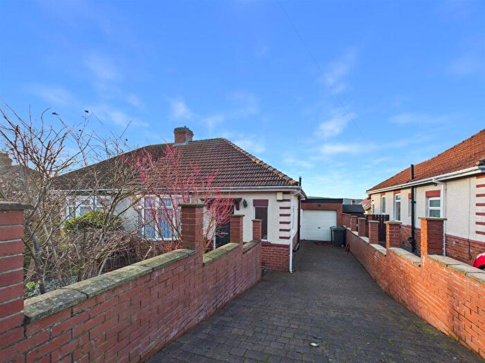2 Bedroom Semi-Detached Bungalow For Sale In Bridlington Avenue, Low Fell, NE9