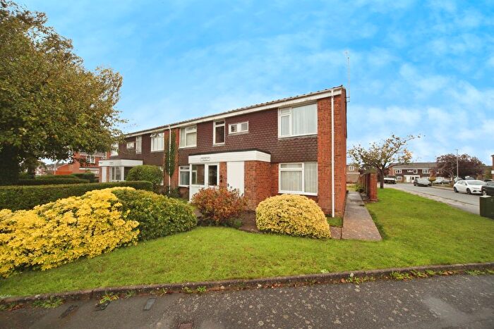 1 Bedroom Maisonette For Sale In Telscombe Way, Luton, LU2