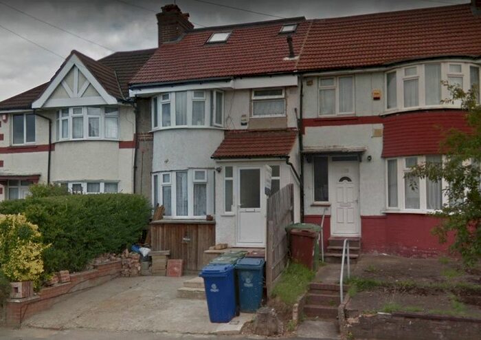 Studio To Rent In Roxeth Green Avenue, South Harrow, Harrow, HA2