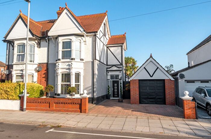 5 Bedroom Detached House For Sale In Stubbington Avenue, Portsmouth, Hampshire, PO2
