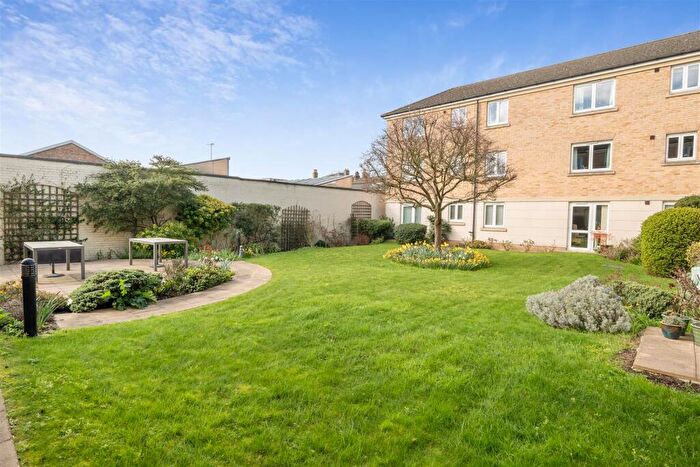 1 Bedroom Retirement Property For Sale In Tyrell Lodge, Chelmsford, Essex, CM2