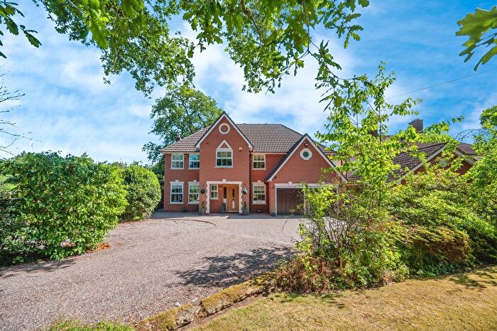 5 Bedroom Detached House For Sale In Meeting House Lane, Balsall Common, Coventry, CV7