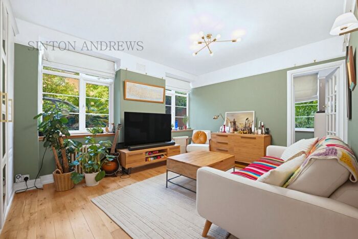 2 Bedroom Flat To Rent In Mount Avenue, Ealing, W5