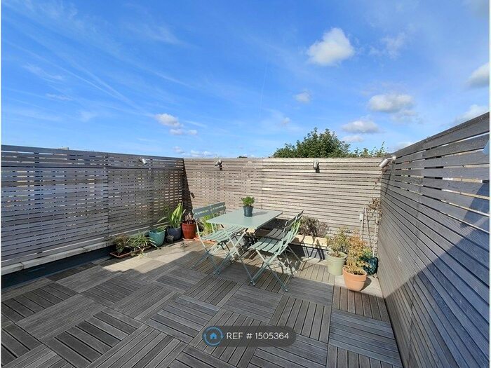 3 Bedroom Flat To Rent In Upper Tollington Park, London, N4