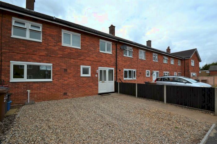 3 Bedroom Terraced House To Rent In Oakfields, Stevenage, Hertfordshire, SG2