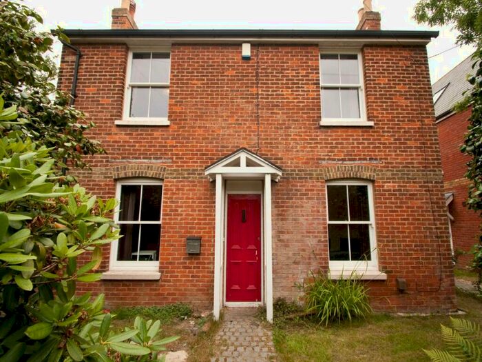 1 Bedroom House To Rent In Hackington Road, Canterbury, CT2