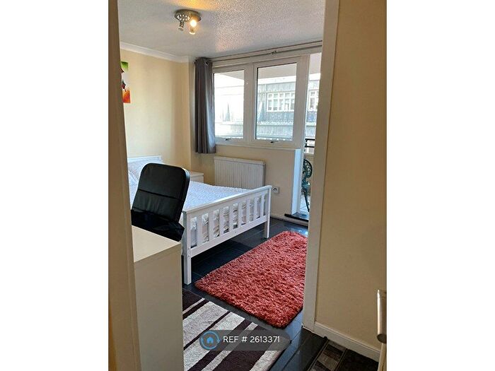 2 Bedroom Flat To Rent In Vesage Court, Holborn, London, EC1N