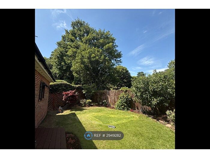 2 Bedroom Bungalow To Rent In Embry Way, Stanmore, HA7