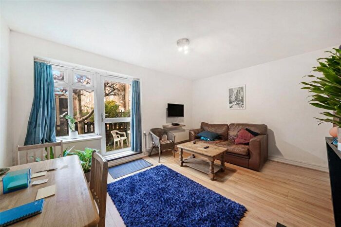 1 Bedroom Apartment For Sale In Margery Fry Court, Tufnell Park Road, London, N7
