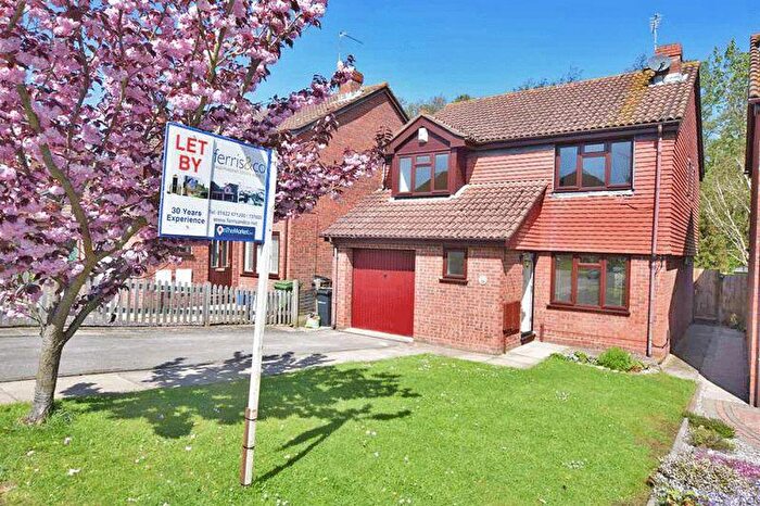 4 Bedroom Detached House To Rent In Cotswold Gardens, Downswood, ME15