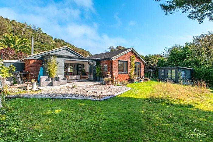 2 Bedroom Detached Bungalow For Sale In Seven Sisters Close, St. Lawrence, Ventnor, PO38