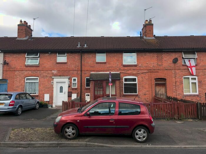 3 Bedroom Town House To Rent In Deepdale, Rowlatts Hill, Leicester LE5