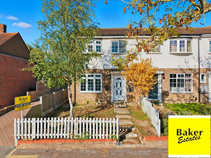 3 Bedroom End Terrace House For Sale In New North Road, Hainault, IG6