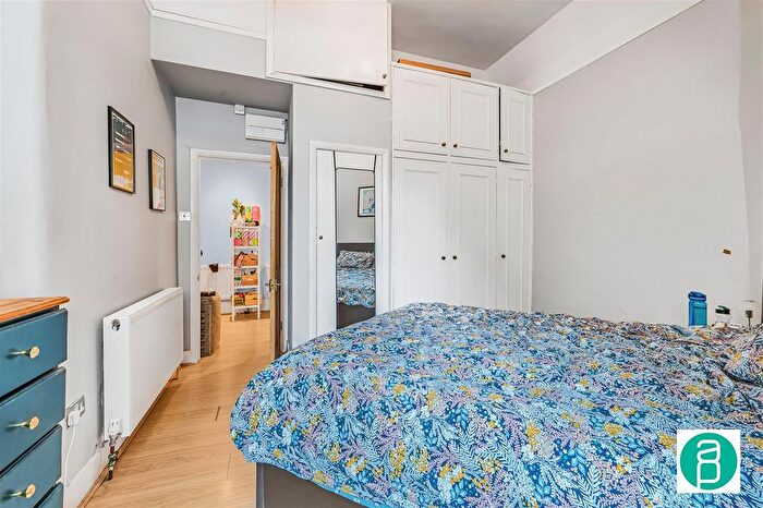 1 Bedroom Property To Rent In Oakhill Road, London, SW15