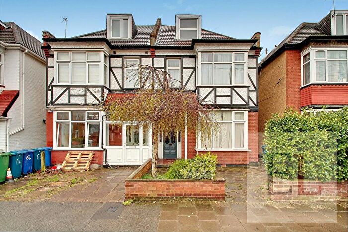 Studio To Rent In Welldon Crescent, Harrow, HA1