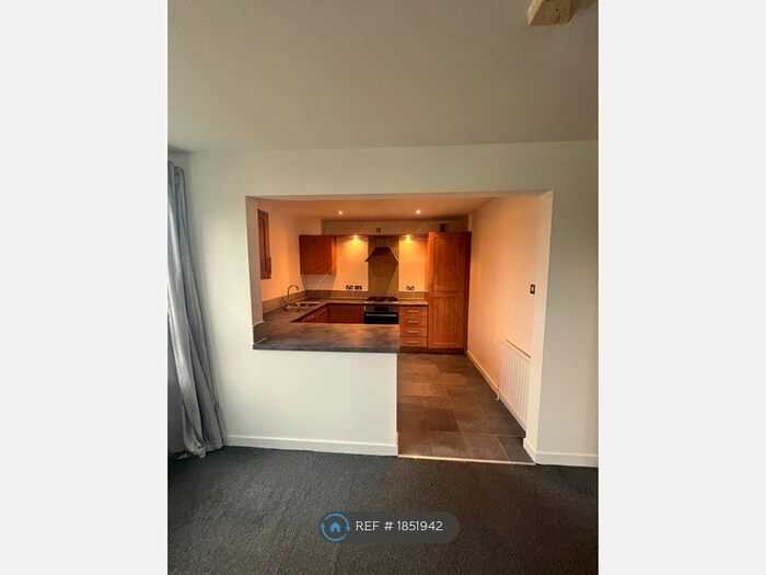 2 Bedroom Flat To Rent In Braidholm Road, Giffnock, Glasgow, G46