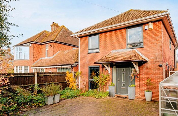 4 Bedroom Detached House For Sale In London Road, Faversham, ME13