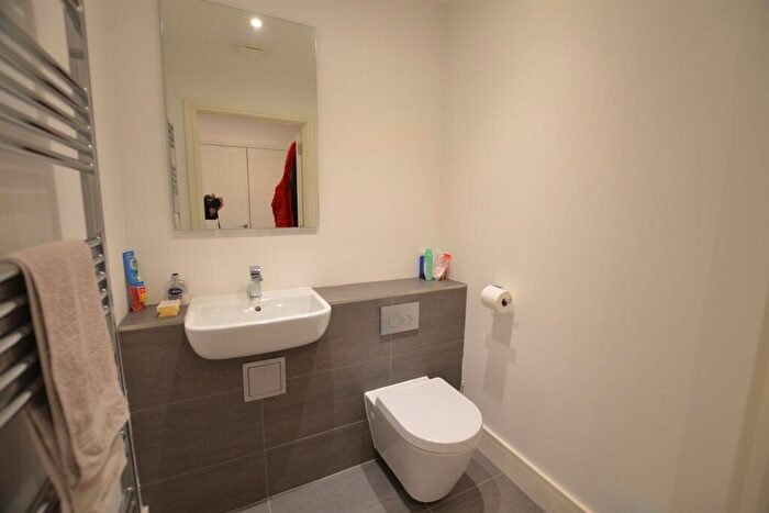 1 Bedroom Apartment To Rent In Lesley Court, High Road, Loughton, IG10