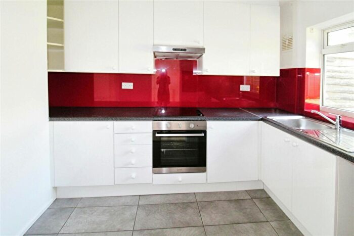 3 Bedroom End Of Terrace House To Rent In Spinney Close, Waterlooville, Hampshire, PO8