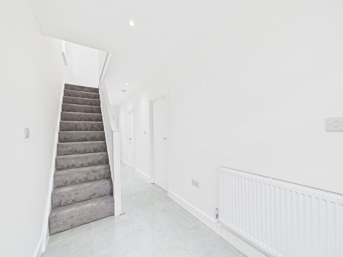 4 Bedroom Semi-Detached House To Rent In Stoke Road, Rainham, RM13