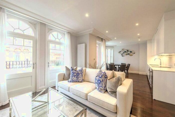 3 Bedroom Flat To Rent In Hamlet Gardens, Hammersmith, London, W6