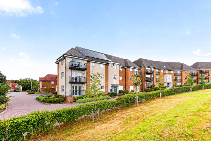 2 Bedroom Apartment For Sale In Ellwood Fields, Binfield, RG42