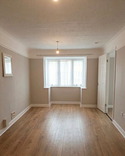 2 Bedroom Maisonette To Rent In Raynton Road, Enfield, EN3