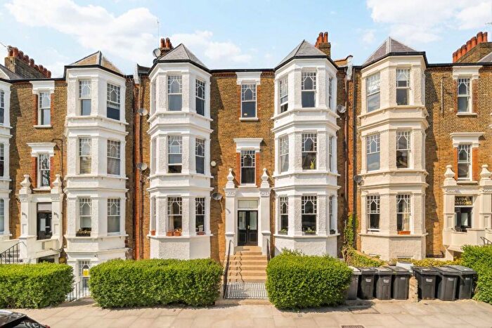 3 Bedroom Flat For Sale In Gondar Gardens, West Hampstead, NW6