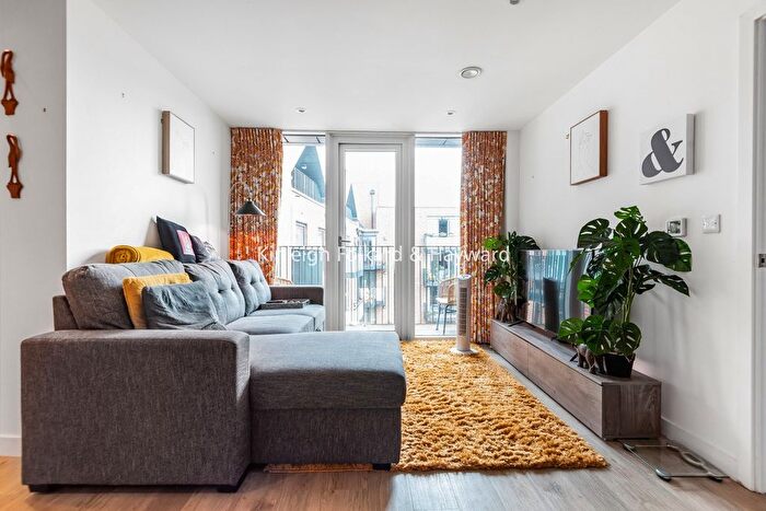 2 Bedroom Flat To Rent In Tooting High Street, Tooting, SW17