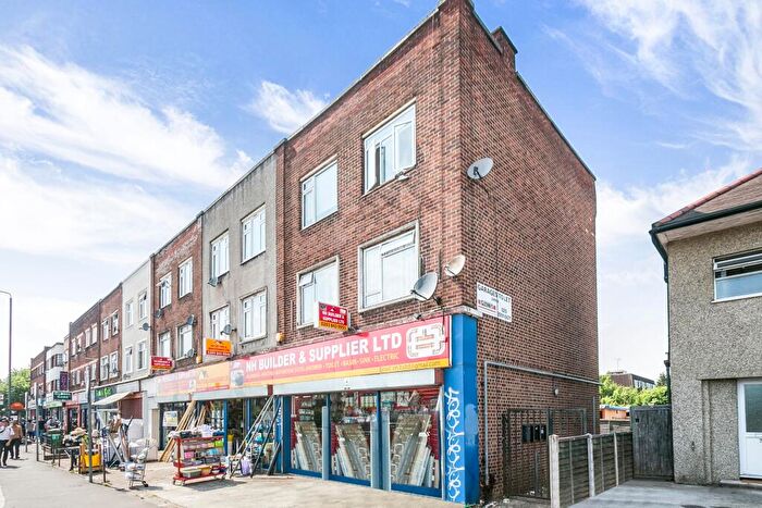 1 Bedroom Flat To Rent In Eastern Avenue, IG2