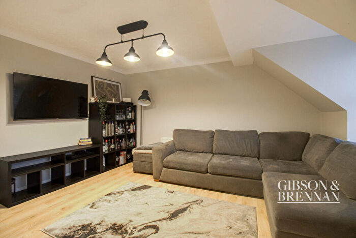 2 Bedroom Apartment For Sale In Stafford Green, Basildon, SS16