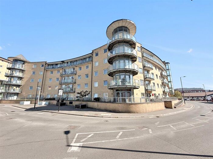 2 Bedroom Flat For Sale In Berberis House, Highfield Road, Feltham, TW13
