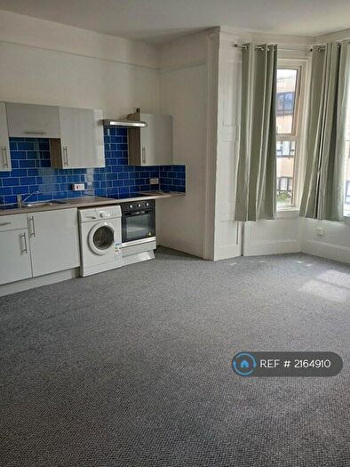 1 Bedroom Flat To Rent In First Floor, Weston-Super-Mare, BS23