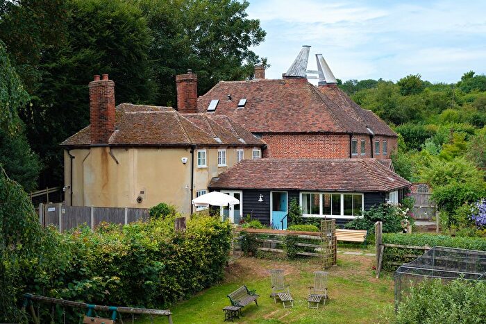 3 Bedroom Semi-Detached House For Sale In Pett Hill, Bridge, CT4