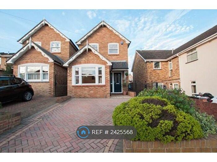 3 Bedroom Detached House To Rent In Princes Road, Buckhurst Hill, IG9
