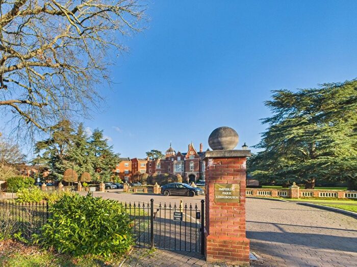 2 Bedroom Flat For Sale In Longbourn, Windsor, Berkshire, SL4