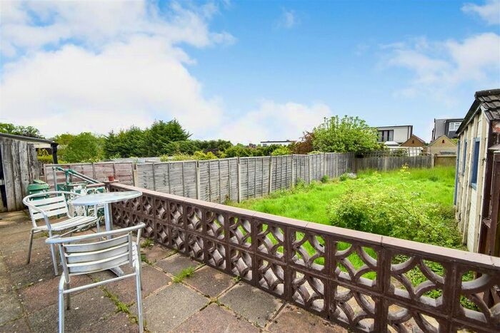 3 Bedroom Detached Bungalow To Rent In Milton Avenue, Barnet, EN5