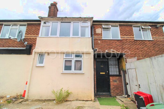 3 Bedroom Property To Rent In Connaught Road, Luton, LU4