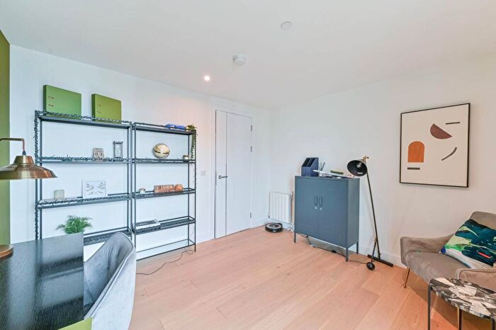 4 Bedroom Flat To Rent In Duke Of Wellington, Woolwich Riverside, London, SE18