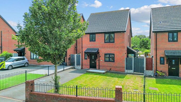 3 Bedroom Detached House For Sale In Warburton Hey, Rainhill, L35