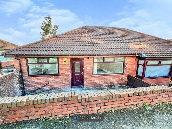 3 Bedroom Bungalow To Rent In New Royd Avenue, Lees, Oldham, OL4