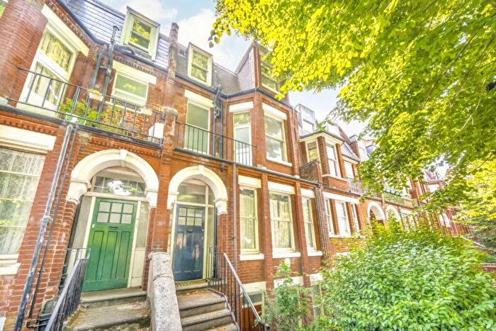 4 Bedroom Flat To Rent In Tollington Park, London, N4